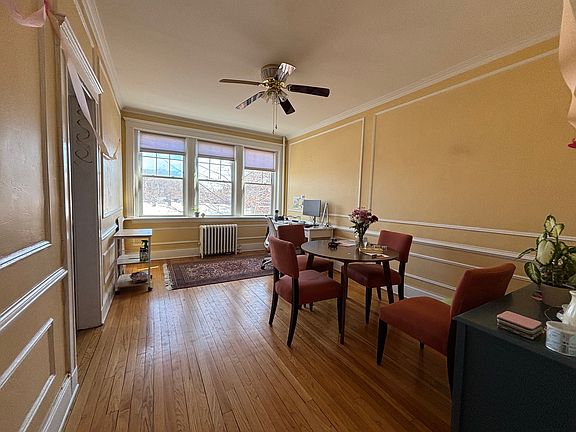 3rd image of 399 Washington St APT 4