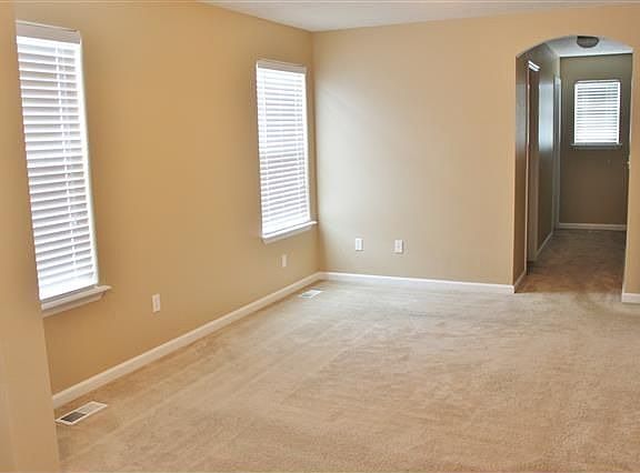 3rd image of 615 Cromwell St