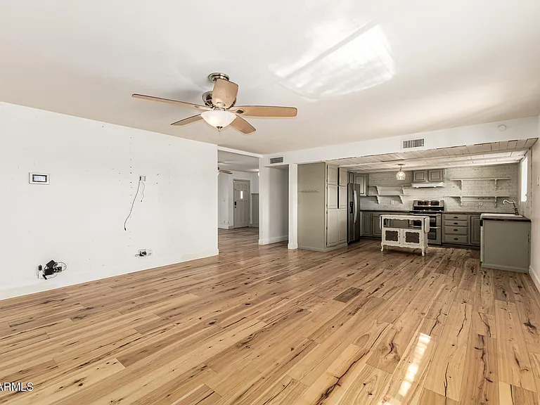 2421 S 221st Ave — Photo 7