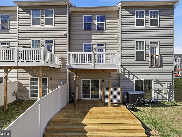 517 View Point Way — Photo 2