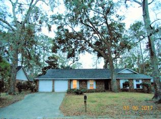 5 River Oaks Rd, Savannah, GA 31410