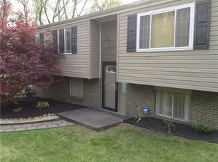 1651 Universal Rd, Pittsburgh, PA 15235