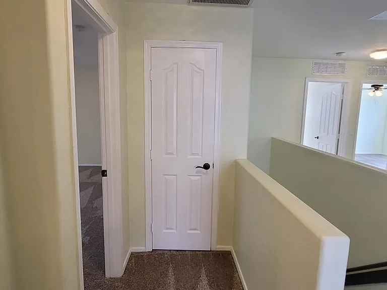 1850 E Patrick Ln — Photo 16