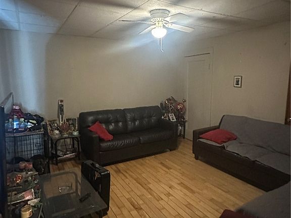 4th image of 118 Schneider St