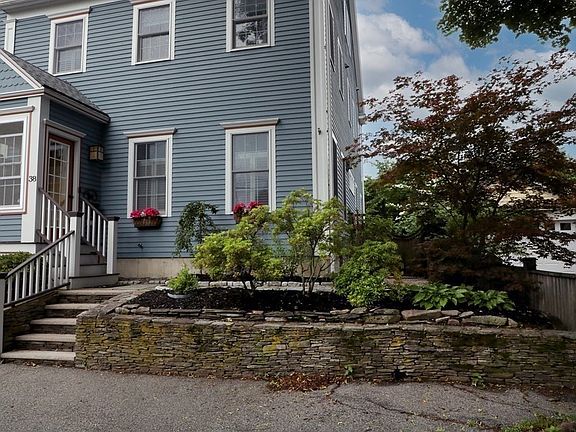 3rd image of 38 Charles St