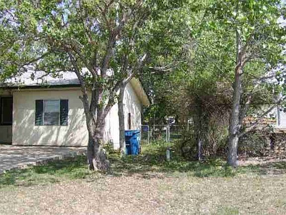 4th image of 1005 Elm Ln
