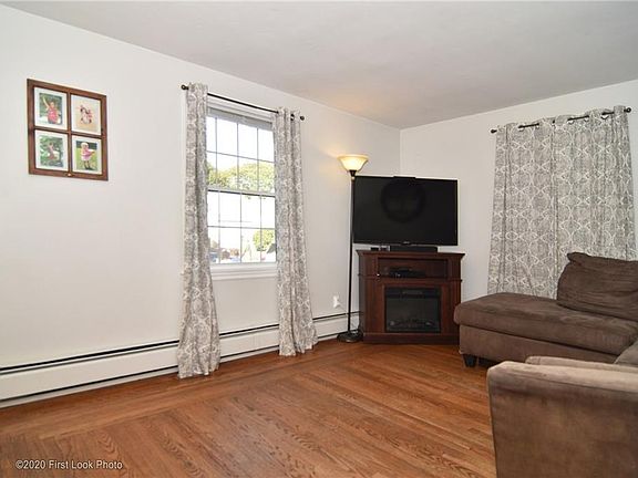 5th image of 45 Hutchinson Ave