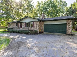 35115 W Thirteen Mile Rd, Farmington hills, MI 48331