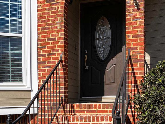 2nd image of 6804 Candlewood Ln