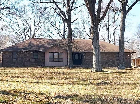 565 S 260th St, Pittsburg, KS 66762