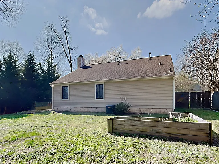 511 Lisa Carol Dr — Photo 16