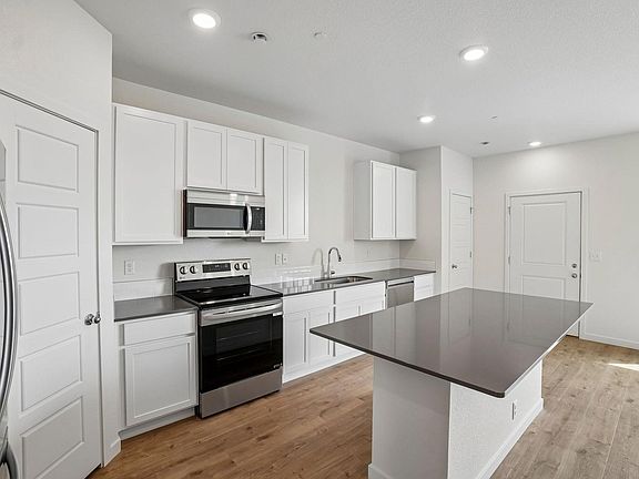 5th image of 4008 Agnes St