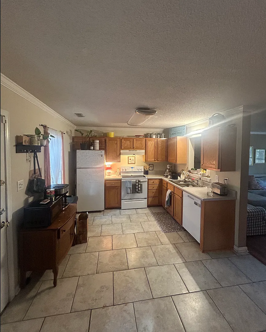 Building Photo - 215 Hodgson Dr