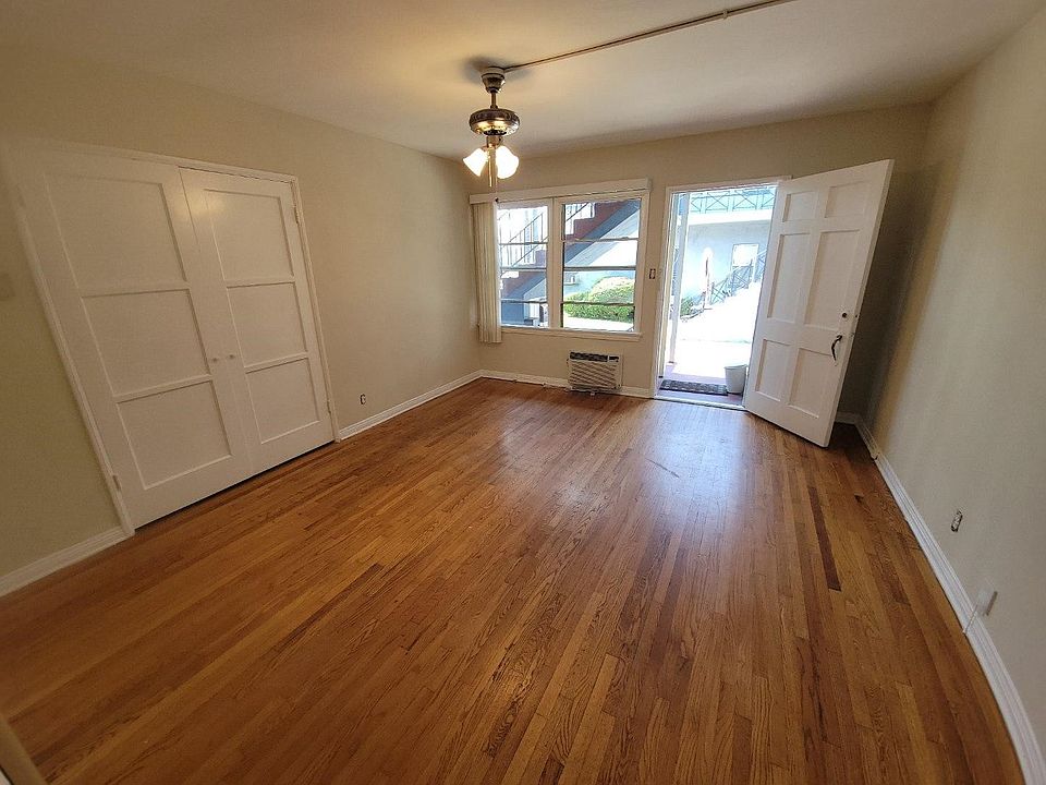 1st image of 707 W Glenoaks Blvd #707