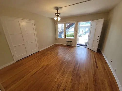 707 W Glenoaks Blvd #707 Photo 1