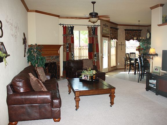 5th image of 753 SW 157th St