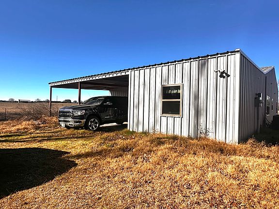 2nd image of 1036 County Road 1427