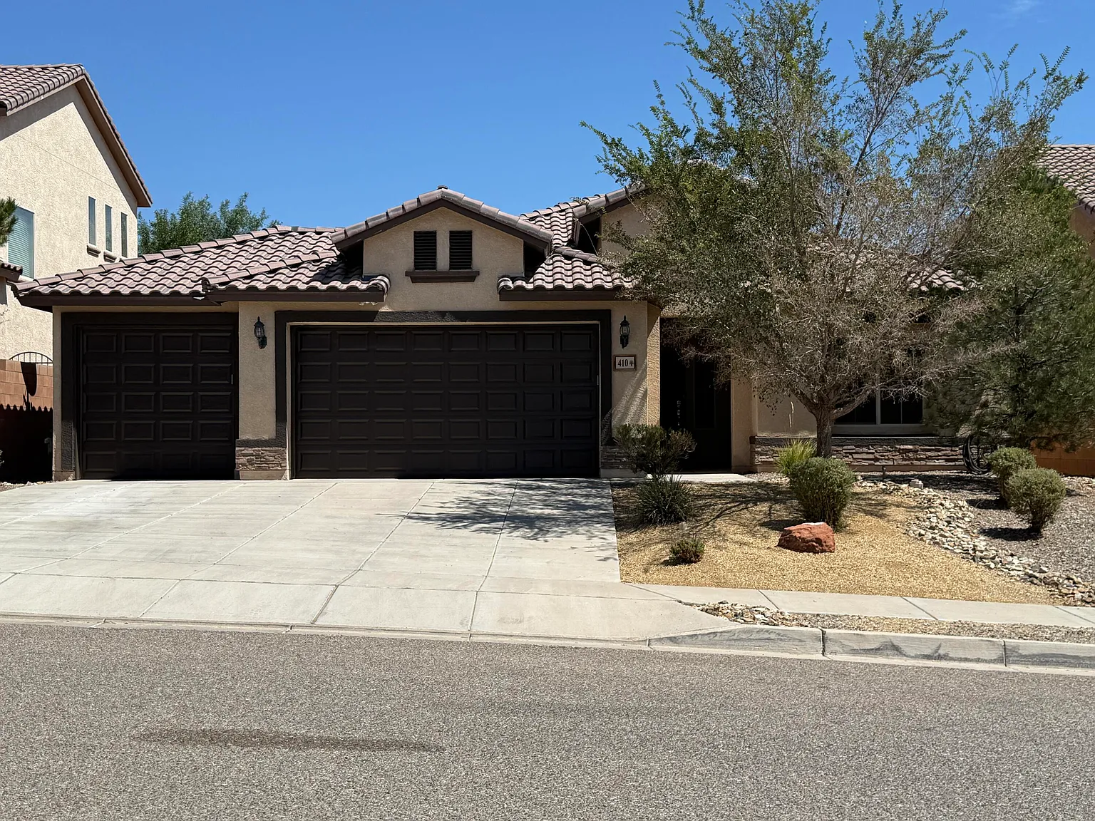 4 bed, 2.0 bath, 2133 sqft, $2,550 — Photo 1