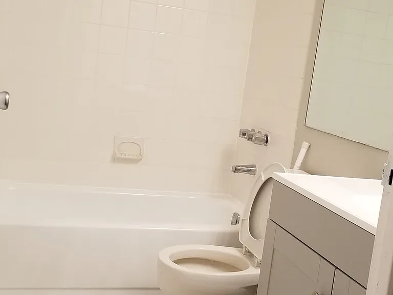 145 Wellington Ct #2A — Photo 20