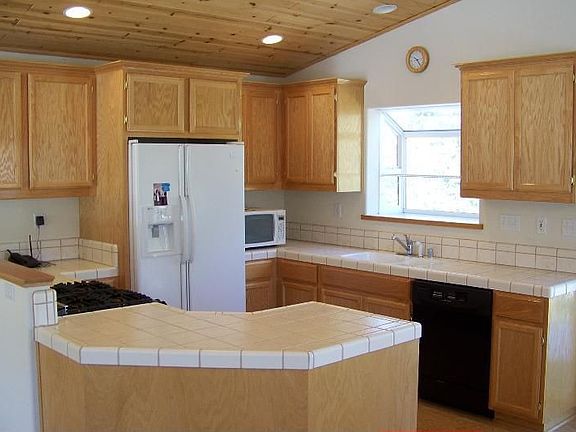 2nd image of 2660 Wailaki St