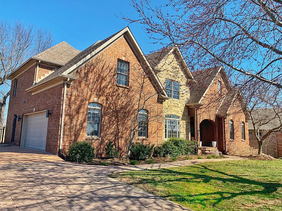 1st image of 904 Westchester Way
