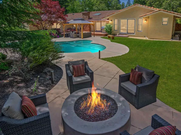 2142 Deer Oak Way, Danville, CA 94506