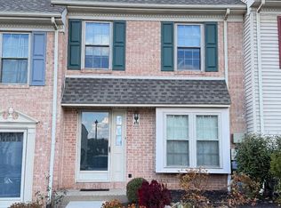 418 Maple Glen Cir, Pottstown, PA 19464