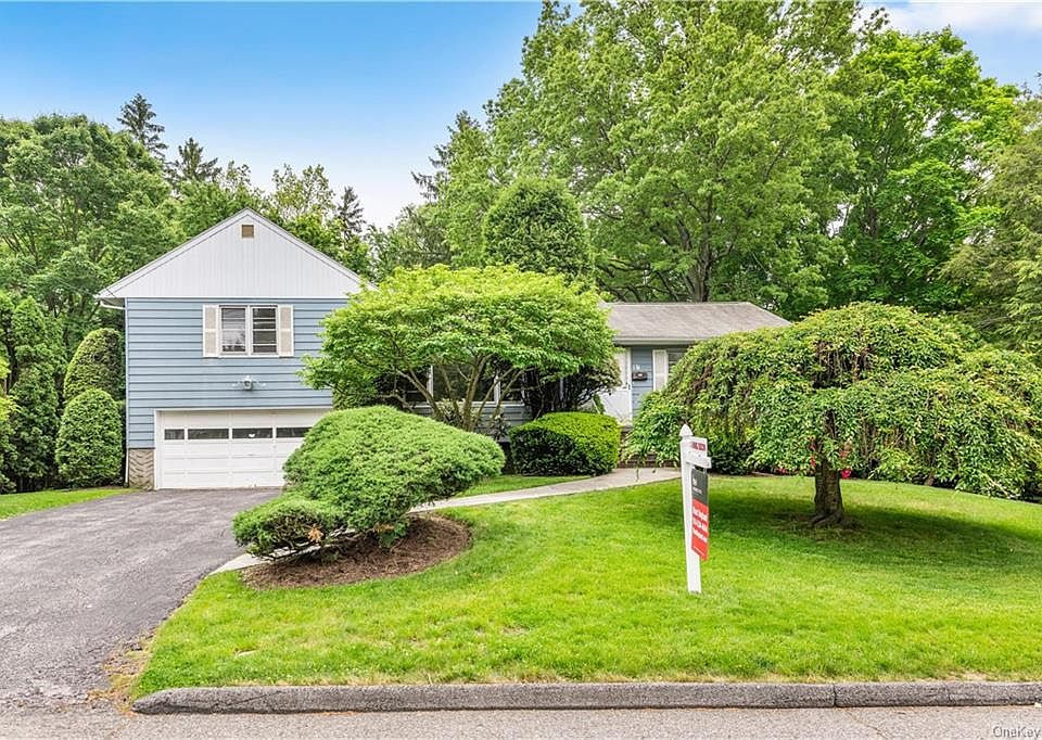 1st image of 14 Carlton Ln