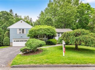 14 Carlton Ln, Pt Chester, NY 10573