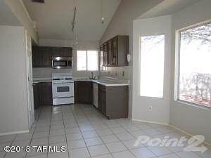 022-176740 dining area 3