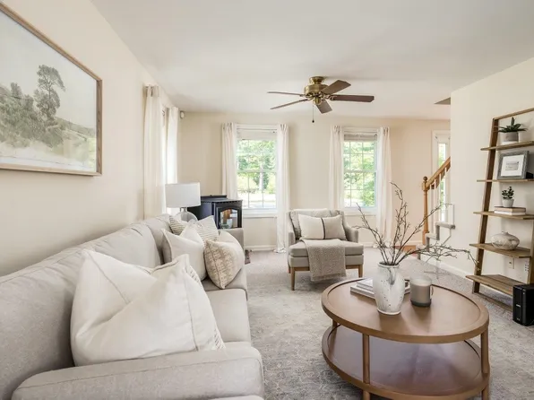 595 Scruton Pond Road, Barrington, NH 03825