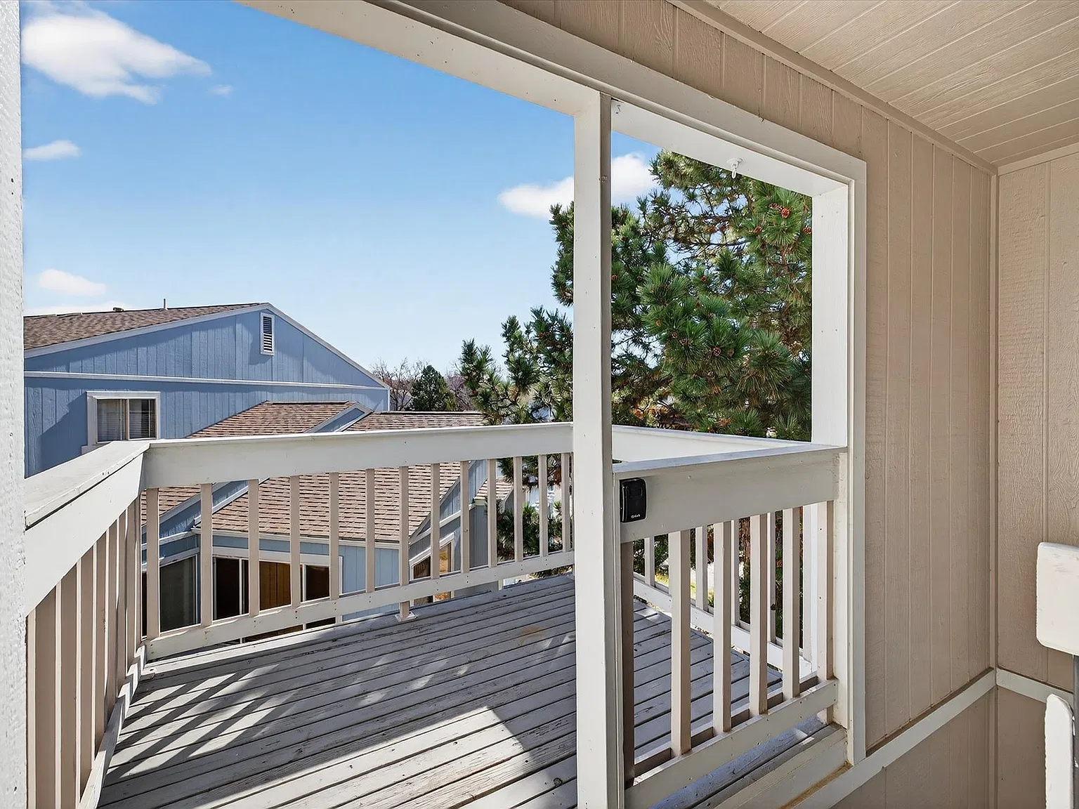 2 bed, 900 sqft, $1,800 — Photo 3
