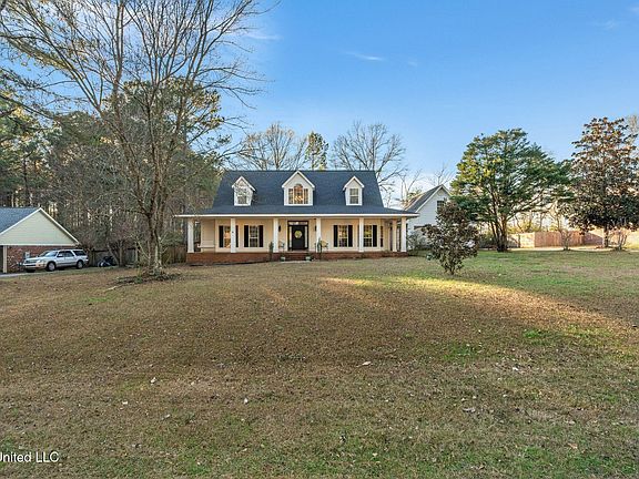 3rd image of 143 Red Roan Rd