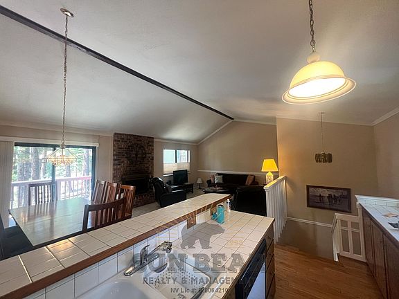 4th image of 811 Southwood Blvd #2