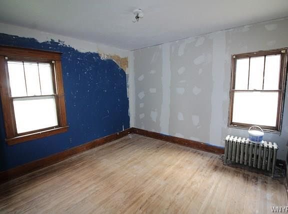 5th image of 62 Carlyle Ave