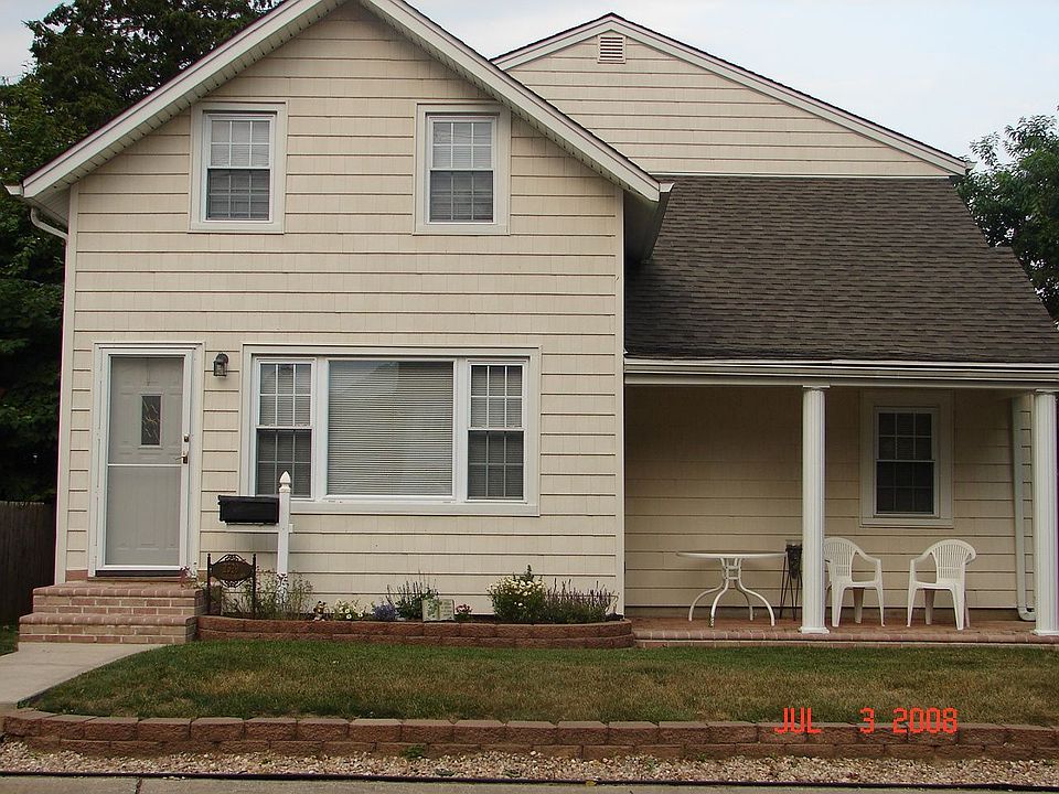 2nd image of 2329 Washington Ave