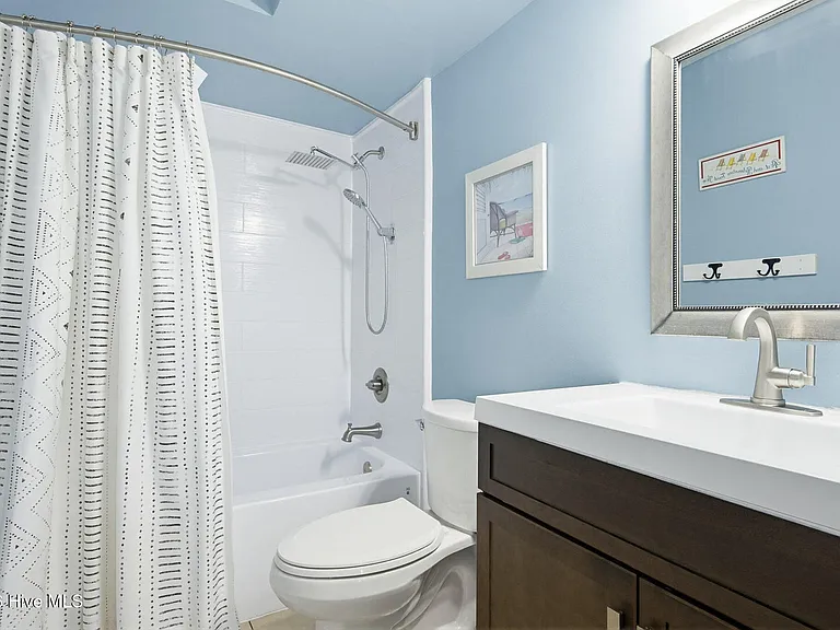2000 New River Inlet Rd #3211 — Photo 15