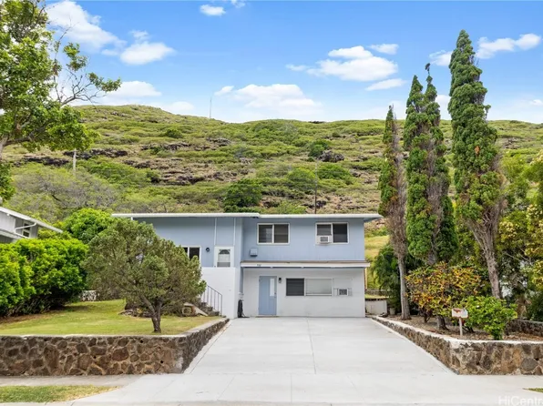 532 Pepeekeo Pl, Honolulu, HI 96825