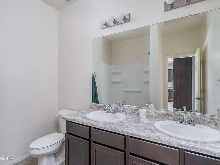 6133 W Evergreen Rd — Photo 4