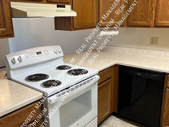 3rd image of 321 4th Ave N APT 321-11