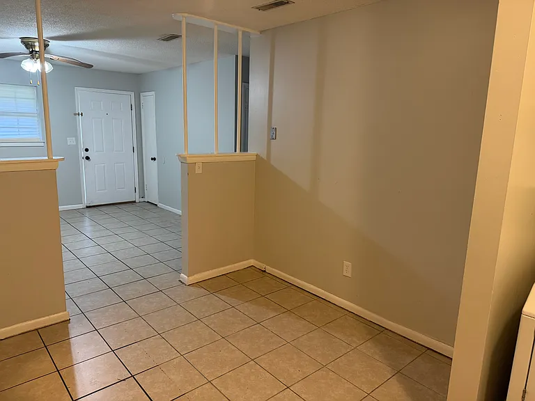 1682 Hamlet Dr #1682 — Photo 6