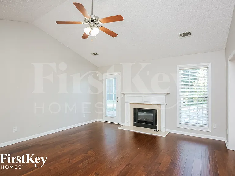 1581 Brush Creek Dr — Photo 3