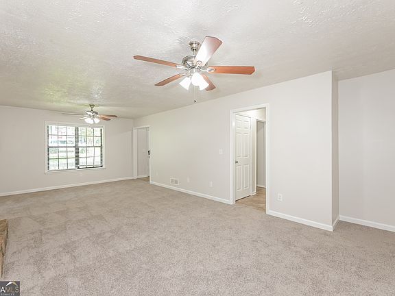 3rd image of 2808 Porter Dr