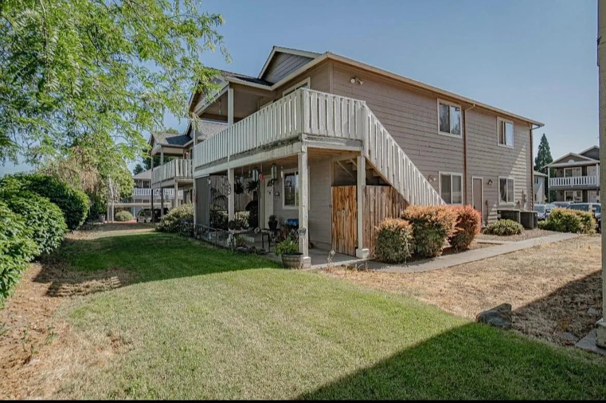 3 bed, 1110 sqft, $1,850 — Photo 1