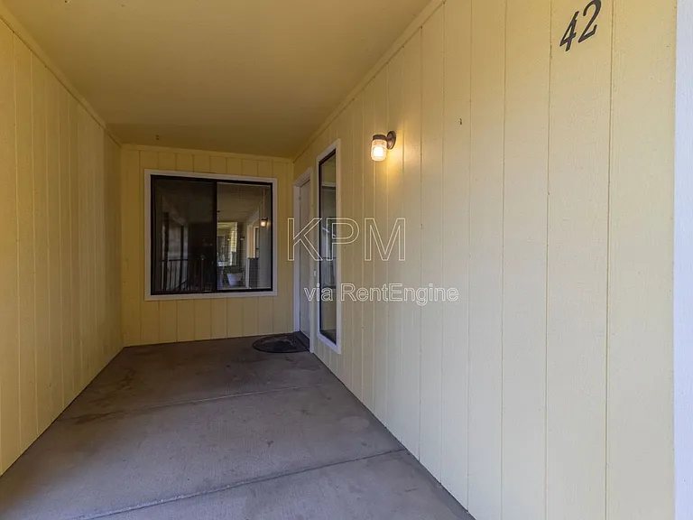 1311 W Century Blvd #42 — Photo 2