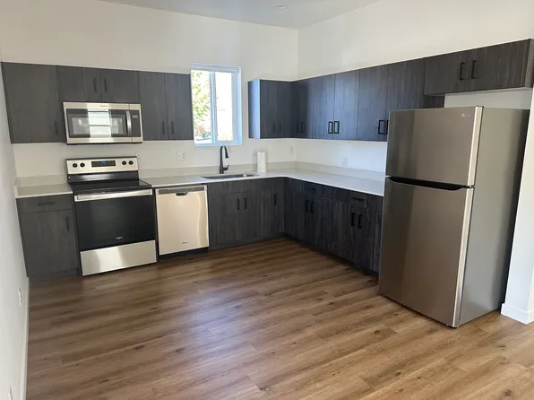 112 5th St #202, Lynden, WA 98264