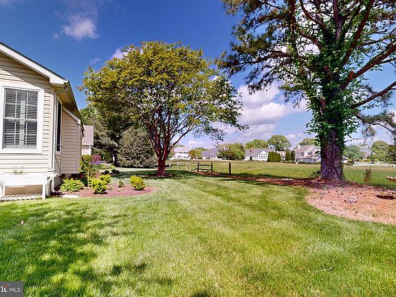 5th image of 28504 Clubhouse Dr