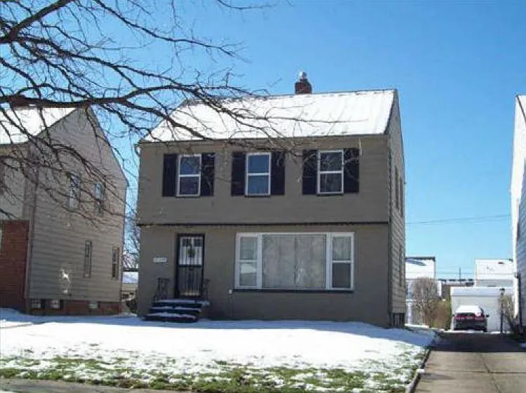 17104 Stockbridge Ave photo 1