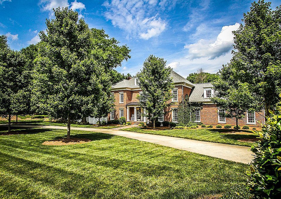1st image of 3925 Huntcliff Dr