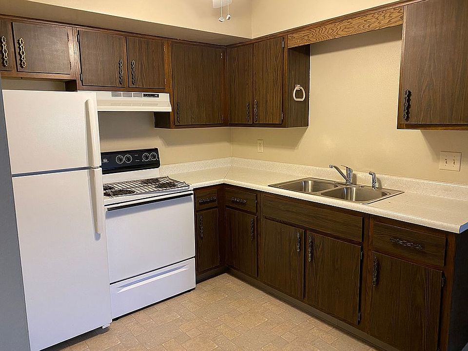 2nd image of 907 W Garfield Ave APT 203